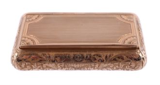 A French gold rounded rectangular snuff box