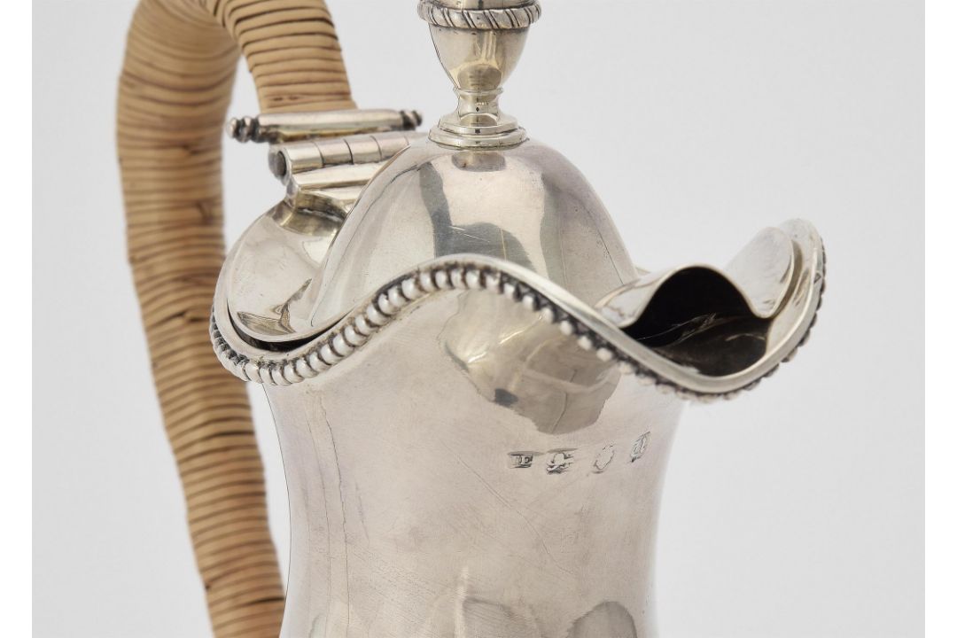 A George III silver vase shape ewer by Thomas Evans - Image 3 of 3