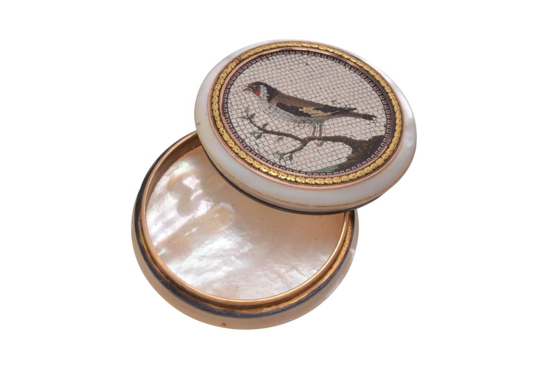 Y A mid 19th century mother of pearl and micromosaic bonbonnière - Image 3 of 3