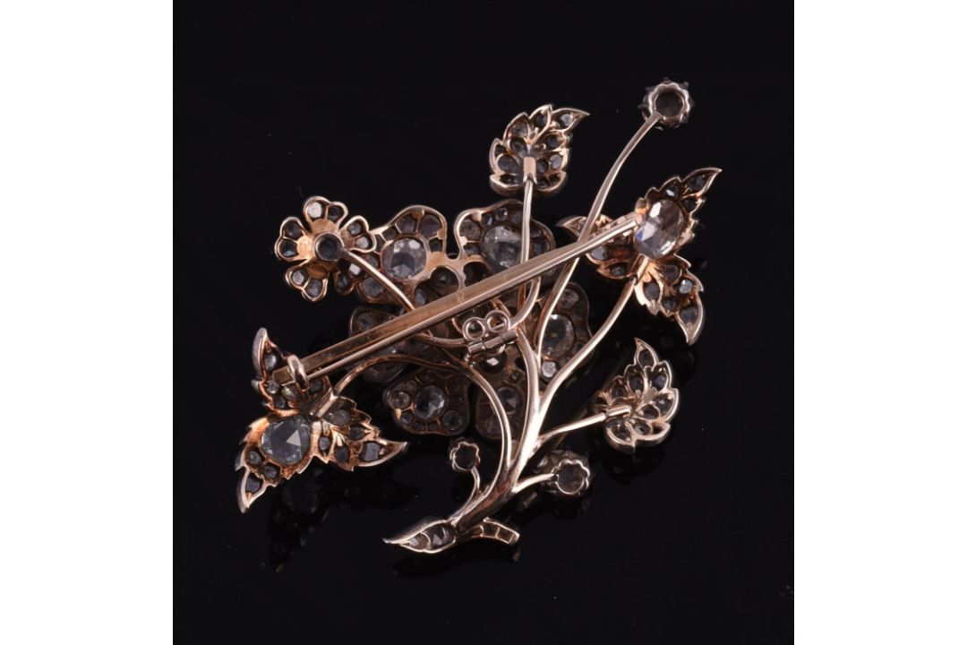 A Victorian floral spray brooch - Image 2 of 2