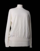 One lady's Givlivs Artermide cashmere long sleeve sweater in white (S).