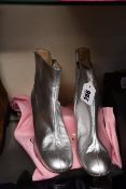 A pair of pre-owned Camilla Elphick silver ankle boots (EU 37 - Very good condition).