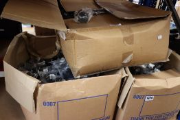 Three boxes of as new car dashboard phone holders (Model code: HOLVENTRA) (Approximately 900