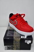 A pair of As new Nike Air Force 1 '07 LV8 1 trainers (UK 7).