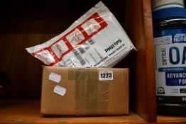 A quantity of Philips HeartStart FR3 SMART Pads III (Approximately 10).