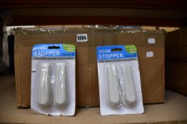 A quantity of as new door stoppers HS09132 (Approximately 90 packs of two).