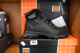 Two pairs of as new No Risk Discovery boots (UK 8).