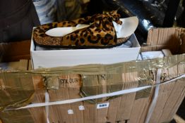 Twelve pairs of ladies Jeeini Leopard print slip-on shoes (Sizes 36, 37, 38, 39, 41).