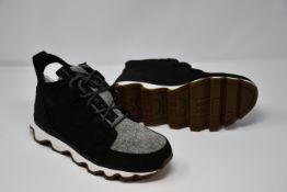 A pair of women's as new Sorel Kinetic Caribou shoes (UK 6 - RRP £140).