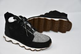 A pair of women's as new Sorel Kinetic Caribou shoes (UK 6 - RRP £140).