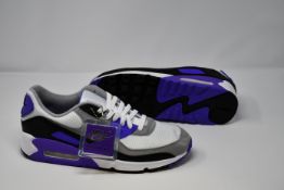 A pair of as new Nike Air Max 90 trainers (UK 10).