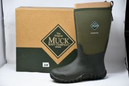 A pair of as new The Original Muck Boot Company Edgewater boots (UK 11).