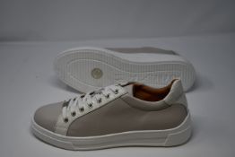 A pair of as new Unisa Franci trainers (EU 41).