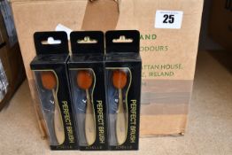 A quantity of boxed as new Joelle make-up brushes (Approximately 40).
