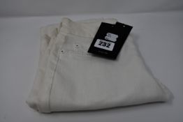 A pair of DL Florence mid rise Instasculpt skinny jeans (Size 24?) (Slight mark requires