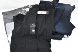 A pair of as new G Star Raw 3301 slim jeans (28/32 - RRP £110), G Star Raw Swando t-shirt (S -