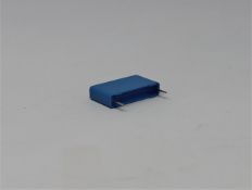 A quantity of as new TDK B32523Q3105K EPCOS THT polyester capacitors (Approximately 720 items).