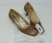 One women's pre-owned Casadei pump shoes size 10.5 (48493 5522 550).