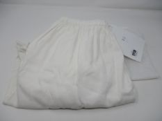 One pre-owned Bonpoint white cotton broderie anglaise hem skirt size 12.