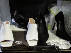 One pre-owned Ganor Dominic Apollo Marble size 40. One pre-owned Ganor Dominic Art Loafers Clymene