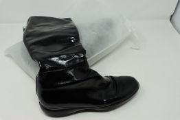 One pre-owned Prada black winter rain boots size 38.5 (3W4908).