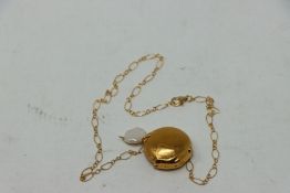 One as new Alighieri Jaja and the pearl gold necklace.