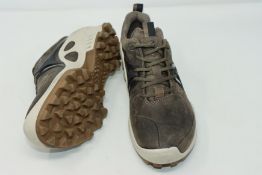 One men's as new Ecco Biomc-trailm trainers size UK 6 (80314401559. no box).