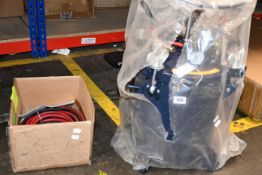 One 20ltr pressure pot paint tank.