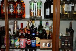 A quantity of alcohol and related items to include one Larios Gin Mediterránea dry gin (1 Litre),