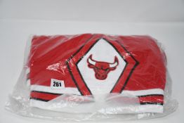 One as new Authentic Shorts Chicago Bulls 1987-88 size L (ASHRCP19038-CBURED187).