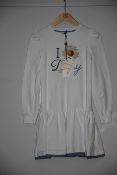 One girl's as new Monnalisa Fleece Daisy Dress In White. Size: 12 H:152. (Model: 193901A2) (Some