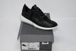 One as new Ecco Scinapse Women size UK 5-5.5 (450603 51052).