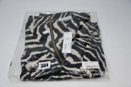 One Closet London Short Sleeve Wrap Dress size 16 (Model: D6312).