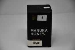 One jar of The True Honey Co. True Manuka Honey 850+ MGO (250g).