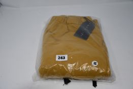 A pair of as new Les Tien Marigold classic sweatpants (M).