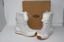 One as new UGG Adirondack III Fluff Boot size UK 4 (1103849).
