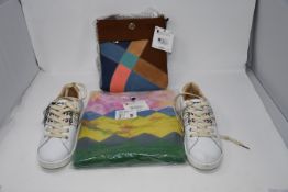 One as new Desigual Faded Fine jumper with diamonds size L (20SWJF41). One as new Desigual