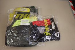 One as new Thor MX Pulse racer jersey black, red, blue size M (Model: 2910-6174). One as new Thor