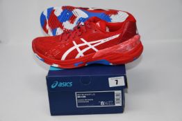 One pair of man's boxed as new Asics Sky Elite FF L.E trainers in classic red and white (UK 7.5).