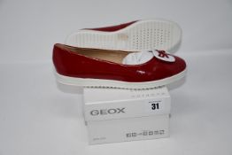 One pair of as new Geox Genova Pump Red size UK 7 (D02GGB).