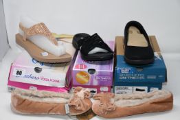 One as new Skechers On The Go size UK 3 (16167/BKK). One as new Skechers Meditation rock crown