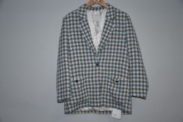 One as new Sandro Paris Tailored jacket in houndstooth tweed size 40.