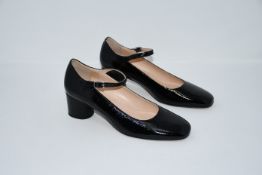 One as new Comptoir Des Cotonniers Mary Janes in patent leather with a round heel shoes size 39 (