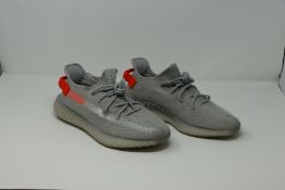 One as new Yeezy Boost 350 v2 Tail Light size UK 9.5.