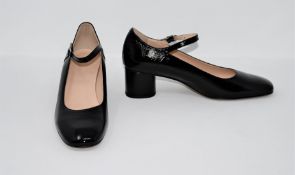 One as new Comptoir Des Cotonniers Mary Janes in patent leather with a round heel shoes size 40 (