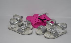 One as new Geox Haiti kids Sandals size UK 11. One as new Geox Haiti kids Sandals size UK 12.5.