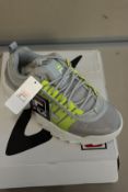 One as new Fila Disruptor Ii Monomesh trainers size UK 6 (1938466860).