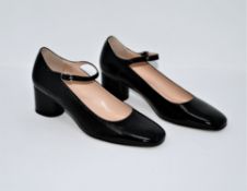 One as new Comptoir Des Cotonniers Mary Janes in patent leather with a round heel shoes size 37 (