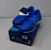 One as new Asics Gel-Cumulus 21 size UK 6.