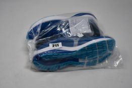 One as new Mizuno Wave rider blue trainers size UK 5.